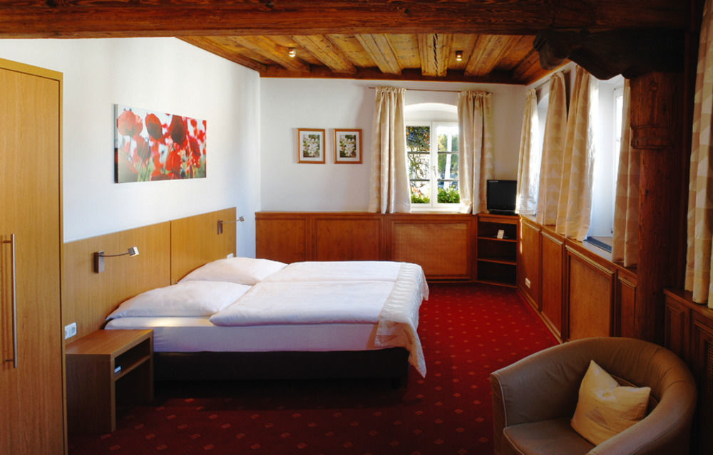Landgasthof Und Hotel Weisser Lowe Eckental エクステリア 写真